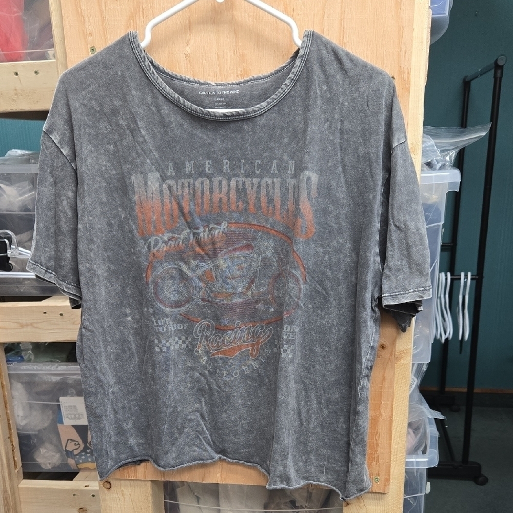 Caution To The Wind Size L Faded Grey Motorcycle Themed Cropped T-Shirt